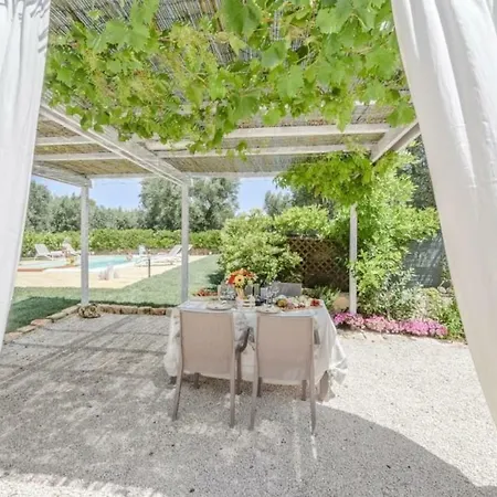 Trulli Chef Marco Con Piscina * 산 미켈레 살렌티노